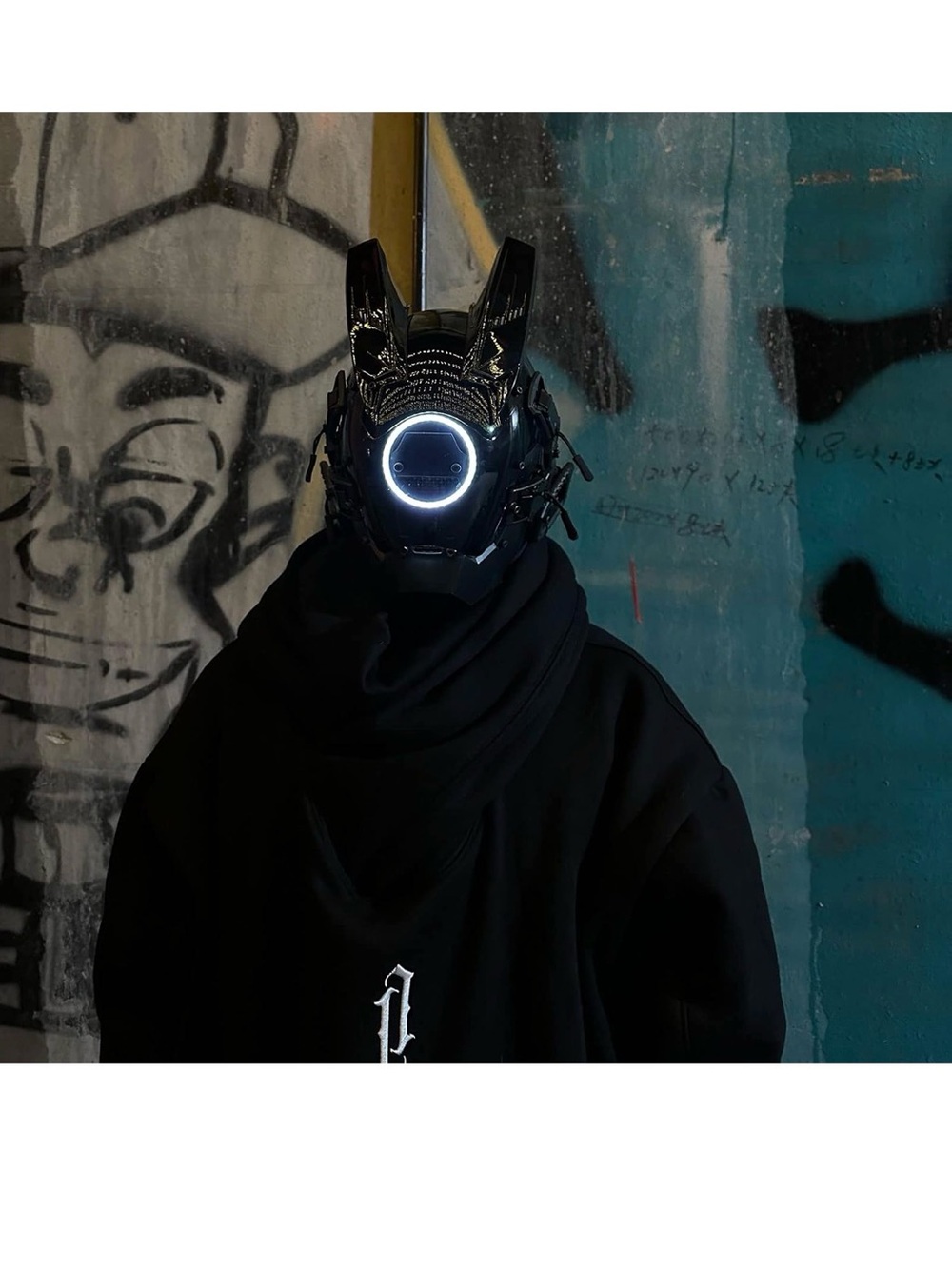 Futuristic LED Cyber Mask - Picture 6 of 6